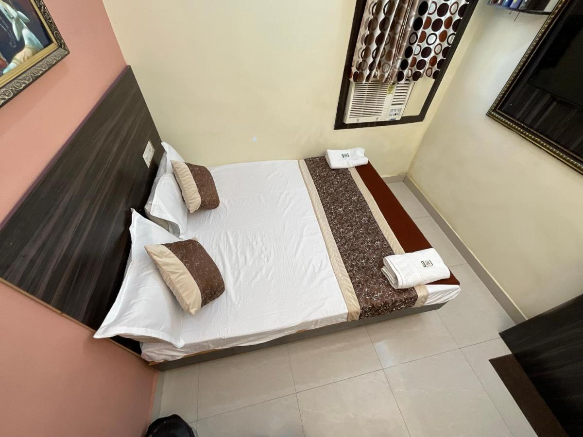 Vrindavan Comfort Inn Hajdarabad Zewnętrze zdjęcie