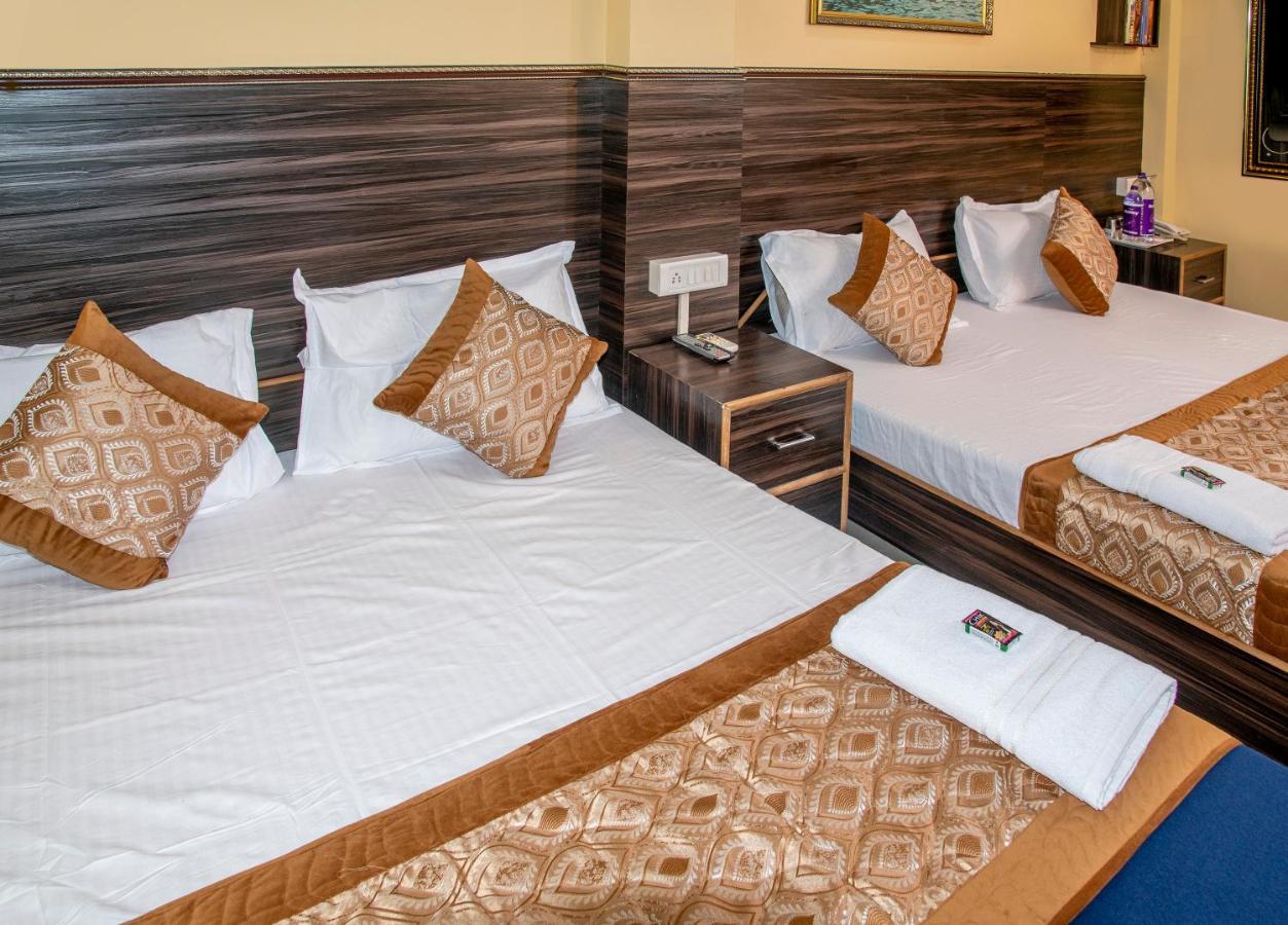 Vrindavan Comfort Inn Hajdarabad Zewnętrze zdjęcie
