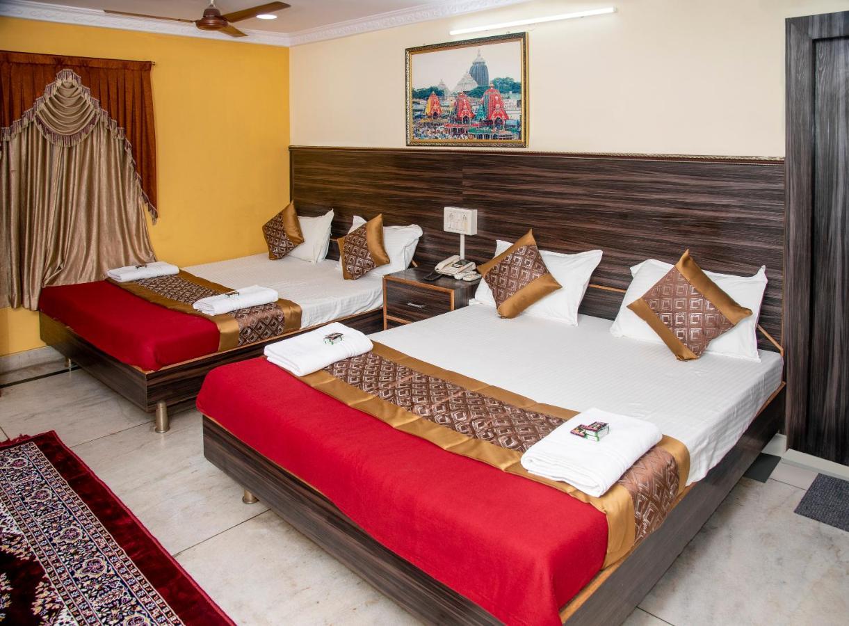 Vrindavan Comfort Inn Hajdarabad Zewnętrze zdjęcie