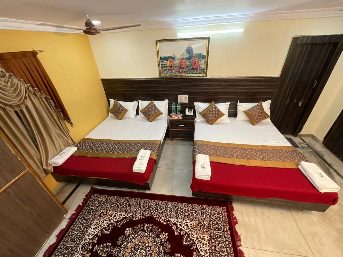 Vrindavan Comfort Inn Hajdarabad Zewnętrze zdjęcie